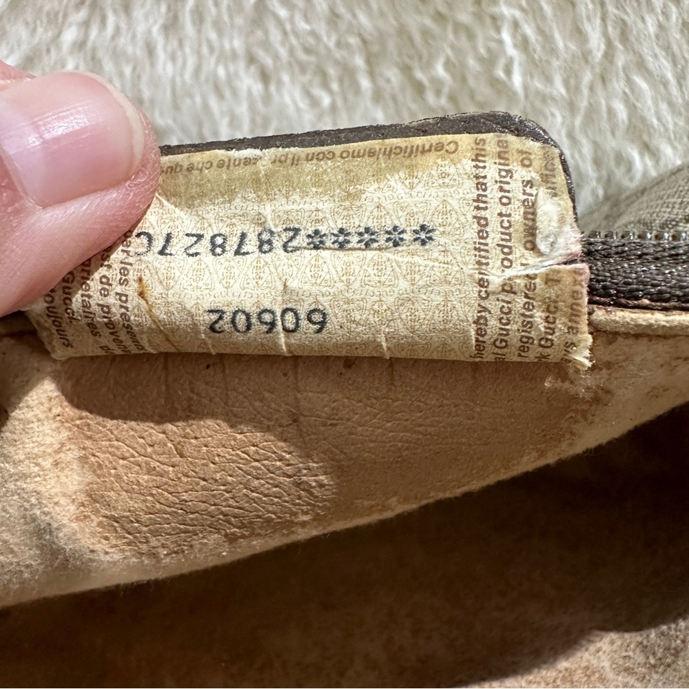 Authentic Vintage Gucci - Picture 4 of 16